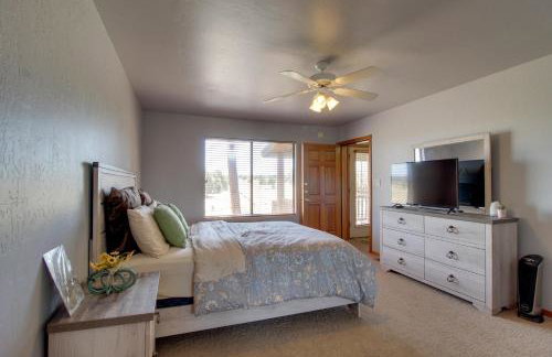 Families Welcome! Overgaard Cabin with Playground - Foto 13