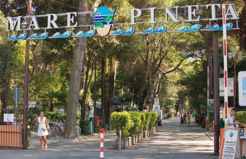 Cozy 2 bedroom Cabin sleeps 5 in Lido di Spina, Italy - Perfect Family Retreat - Foto 23