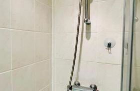 Woodingdean Contractor Pad - FREE Car & Van Parking - Foto 60