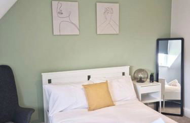 Hyland Apartment by CityNest - Foto 13