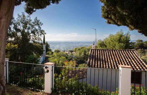 Beautiful house with garden & views in Mijas - Photo 21