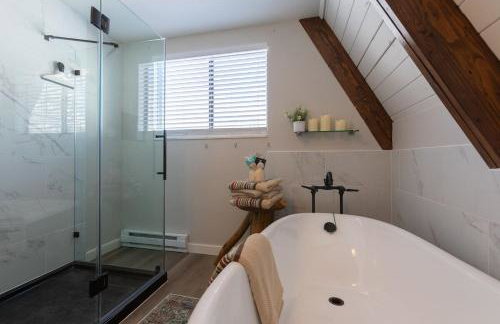 Cedar Creek Chalet - Snowmobilers Dream - Hot tub - Foto 47