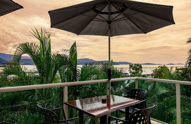 Sunlit Waters Studio Apartments - Foto 24