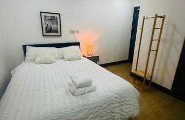 Stylish Ensuit Studios in the Heart of Vibrant Tooting 1 Min to Tube - Photo 3