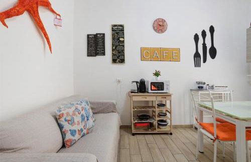 La First Ludy - Photo 11