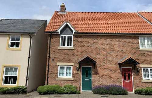 Seaside Cottage, The Bay, 2 bedrooms, patio, parking nearby, 2 dogs welcome - Foto 1