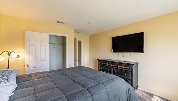 Family-Friendl 4Br Home | Spacious Great Location - Foto 3, Habitación