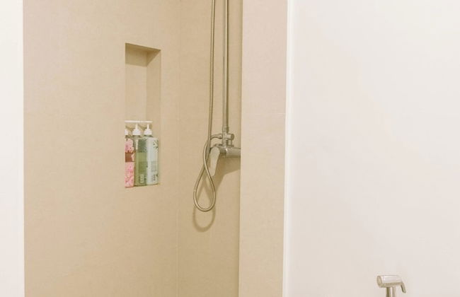 Spacious & Bright Family Escape - Photo 35