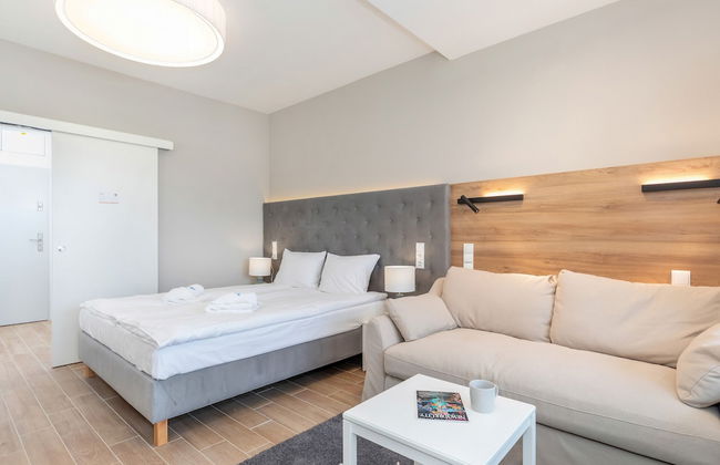 Aquamarina Onyx Apartments by Renters - Photo 1