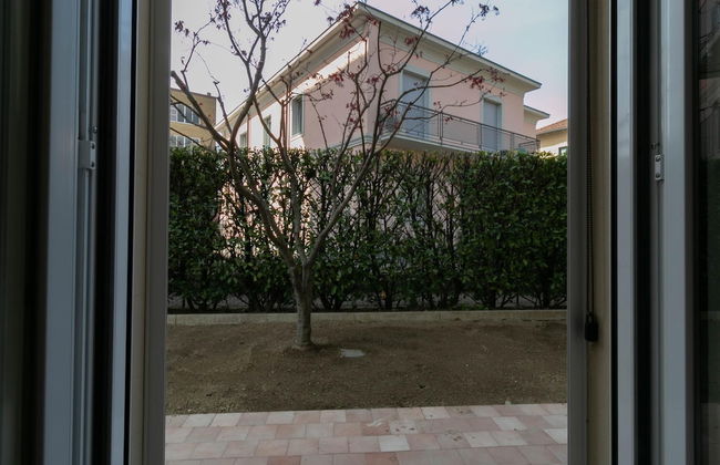 Violet House Garden - Foto 24