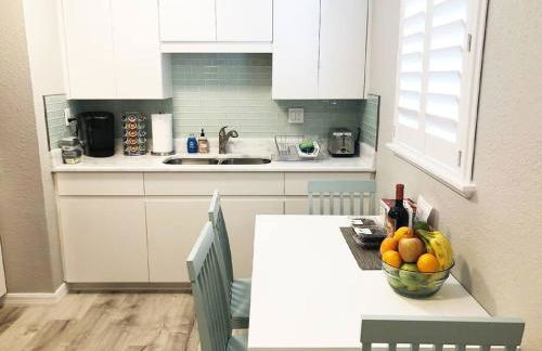 Modern Apartment - 2 of 4 - Photo 5