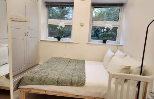 St 6 - 2 min Walk from Tube Cozy Studio Apartment - Foto 2