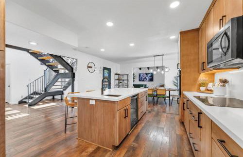 3BR Reno Retreat · Swim Spa & Spring Sunshine - Foto 15