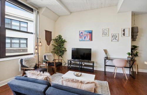 Sleeps 4! 2BR, Gym, Paid Parking, Close to Major Attractions - Foto 50