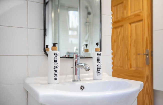 Stunning Character 2bed Cottage in St Albans Wifi - Foto 16