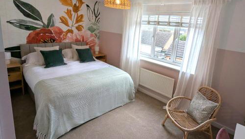 CHERRYTREES 5 Bed House, Sleeps 10, 3 Bathrooms, Parking, Ideal for Groups and Work Stays - Foto 4