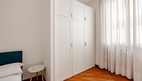 Spacious Home with three Bedroom and Large Kitchen - Photo 5