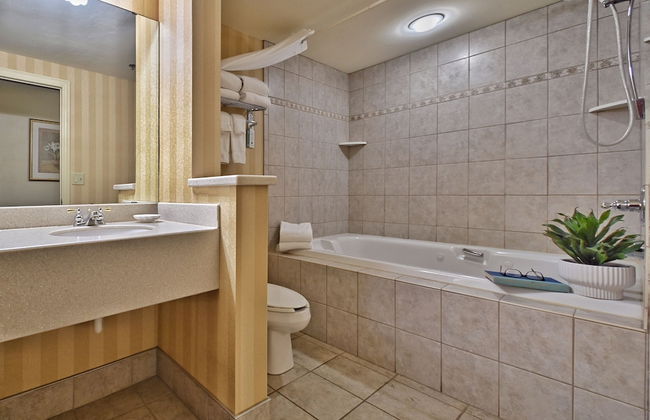 Four Seasons Island Resort - Photo 58