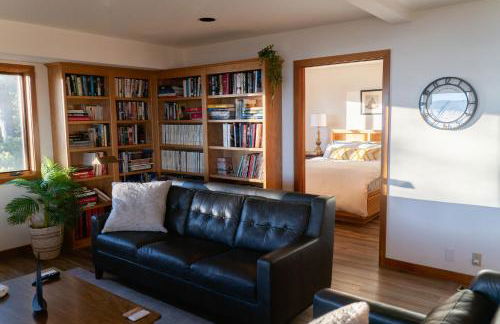 Sierra Lake View at Rubicon by Tahoe Getaways - 3 BR, Panoramic Lake Views, Private Hot Tub & Private beach! - Foto 16