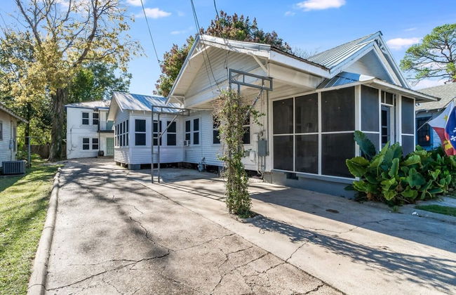 Corporate Comfort in Freetown - Port Rico Spacious Homes for Work Crews - Photo 33