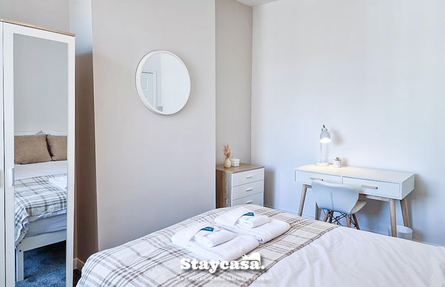 White Cozy House With Pool Table Game Room - Photo 45