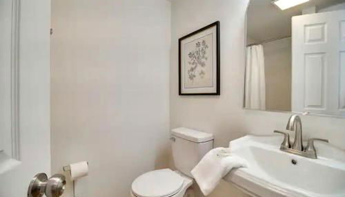 Serene Woodland Studio Retreat with Outdoor Amenities, Near Fishing, Hiking & Gentry, AR - Foto 2