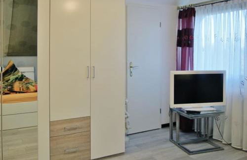 Schöne Ferienwohnung im HAUS SONNENGARTEN mit WLAN und Parkplatz in Achim bei Bremen - Foto 7