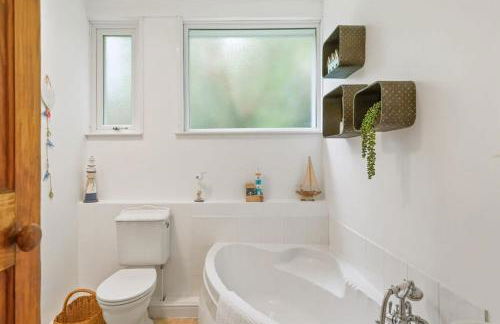 Cosy Home on the Waterfront Private Parking - Foto 22