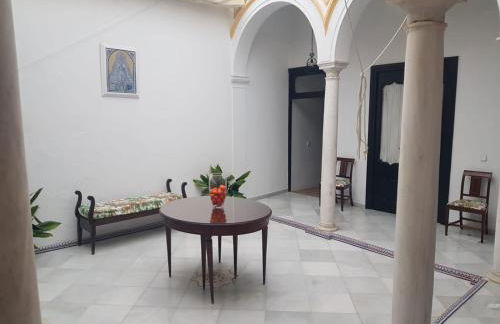 Casa S. XIX en pleno centro de Carmona - Foto 2