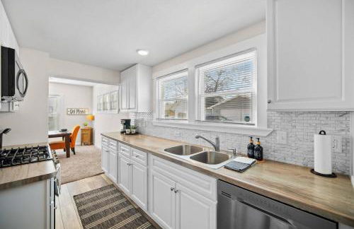Ingersoll Immersion: Your Urban 4BR Retreat! - Foto 21
