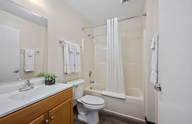 Affordable Suites Charlottesville - Photo 21