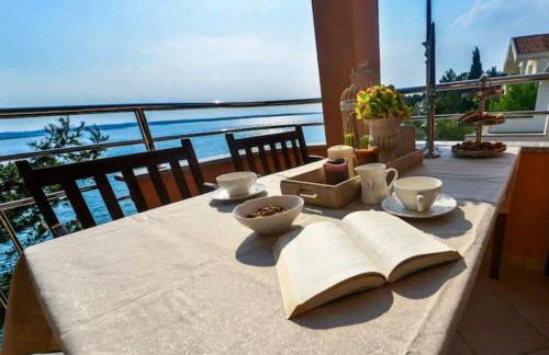 Apartment with sea view - Photo 9