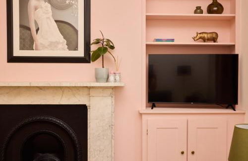 The Corner by the Castle - Photo 14