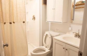 Blue Boho Music and Meme House Four Bedroom Home with Arcade near Westport Plaza - Foto 8