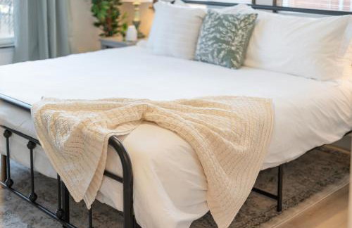 Walk to Old Town - Cozy Restored Cottage - Foto 30