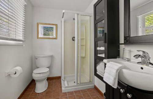 Whispering Arbor by Juniper Holiday + Home - Foto 20