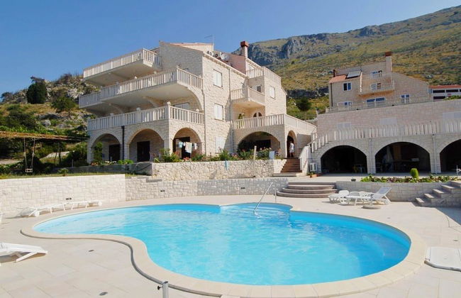 Marnic Apartments - Photo 5