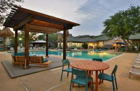 Hill Country Fairway Haven - Photo 8