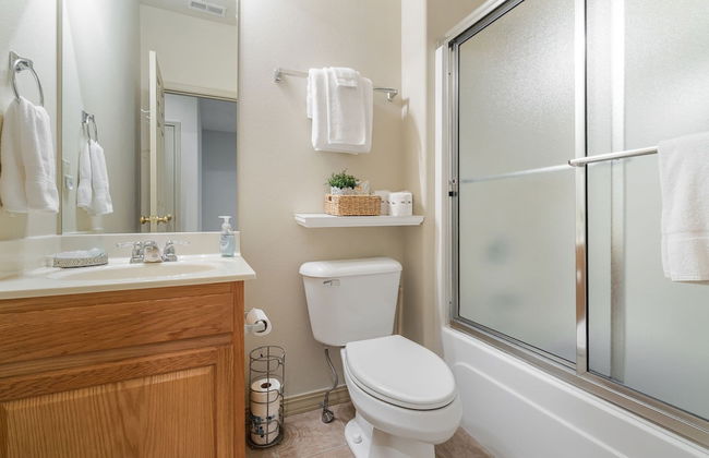 The Gathering Place - Minutes to 61-acre Theme Park - Photo 18