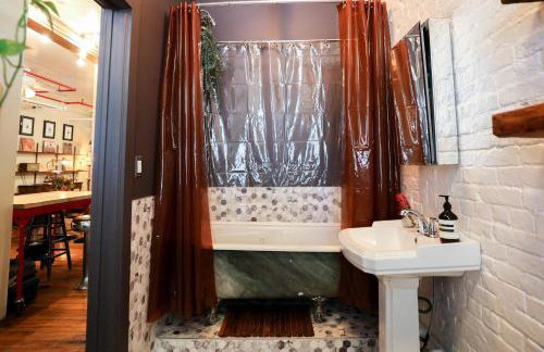 Artistic Vintage Loft in Williamsburg - Photo 33