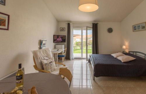 Atlantic Residence Studios - Photo 4