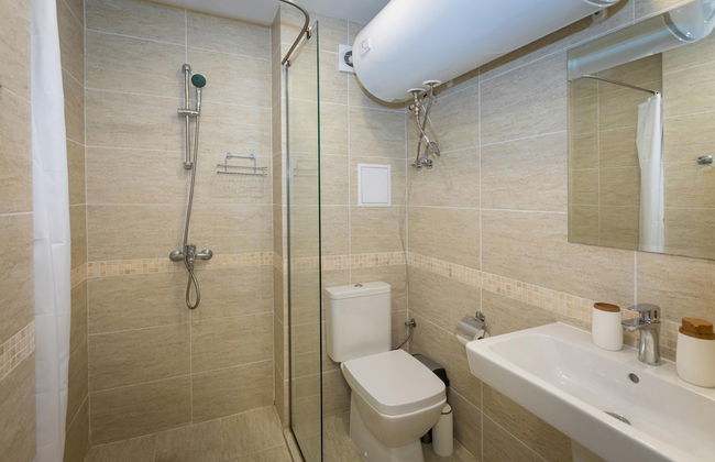 Modern and Bright Apartments Near Center - Foto 5