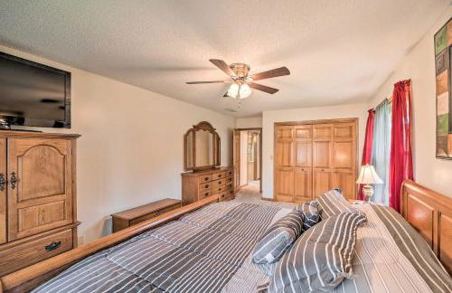 Kayaks and Boat Dock Waterfront Home in Grove - Foto 16