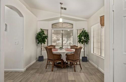 West Valley Pool Side Oasis - Foto 22