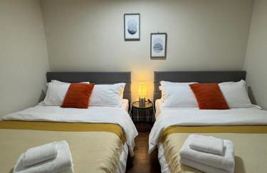 Poconos Chalet -Kayaks- HotTub-Karaoke-Lake - Foto 61