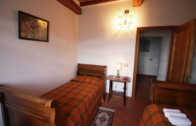 Farmhouse in Poppi With Pool & Valley Views - Foto 2