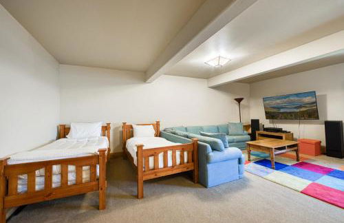 Truckee Timbers at Gray's Crossing by Tahoe Getaways - 4BR w Hot Tub, Ping Pong & EV - Foto 40