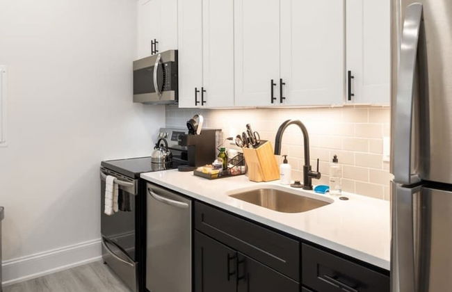 Sosuite 1BR Apt w W/d, Large Dining Seating - Photo 6