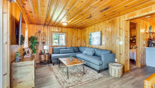 Hike, Ski, Ice Fish and Explore Lodi Lake Escape! - Foto 4