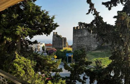 The Three Views - Foto 22